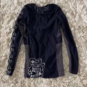 Athleta running top,  EUC